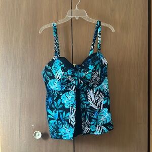 Tankini swim top. Size 18. New